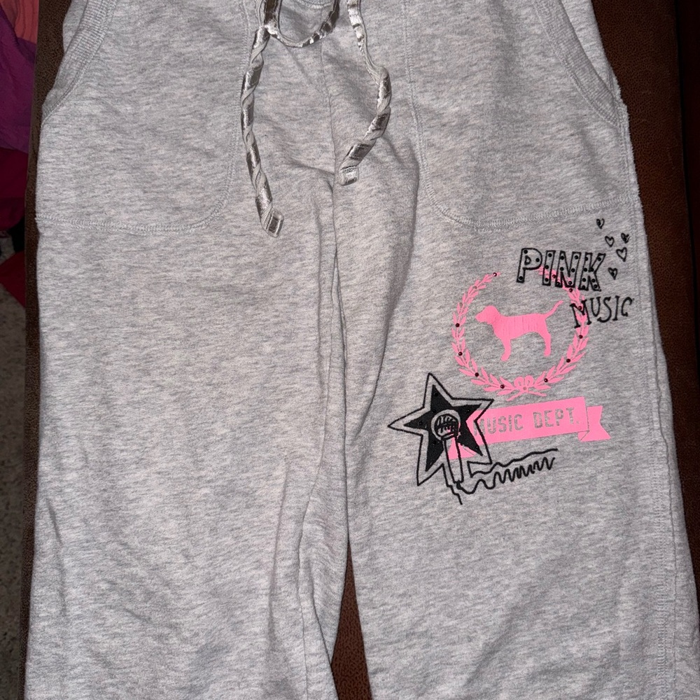 Victoria's Secret Pajama Bottom capri in Gray with Pink Details